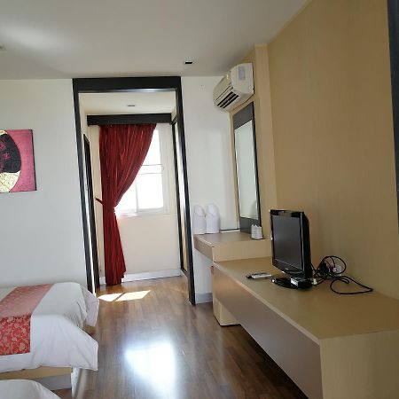Panatara Hotel Chumphon Bagian luar foto